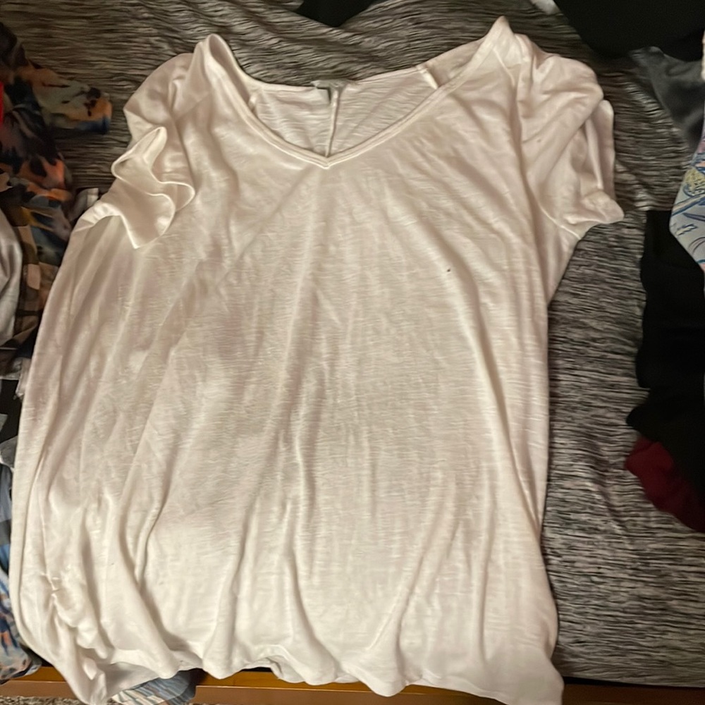 White v neck tee from vanity
